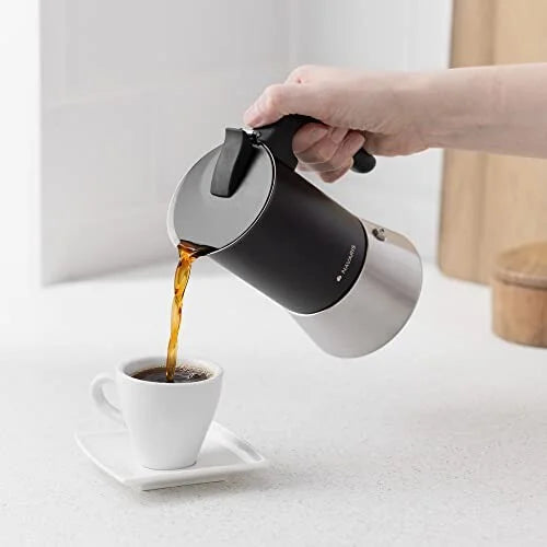 Italiaanse espresso uit Moka pot authentieke koffie-ervaring thuis